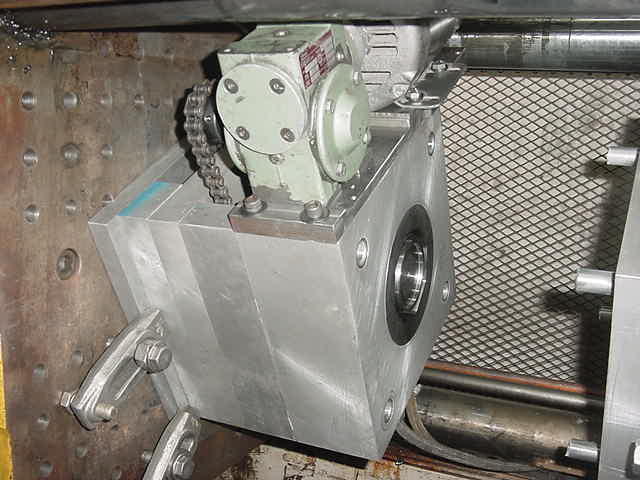 Mold_in_Machine1.JPG